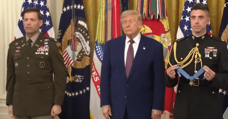 Незручний момент: Трамп і медаль для героя Афганістану – курйоз, що викликав сміх