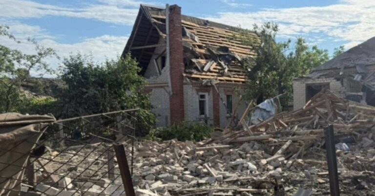 Слов’янськ під ударами: Росія атакує керованими авіабомбами, є жертви та руйнування