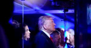 Трампа освистали на очах тисяч людей: що стало причиною (відео)