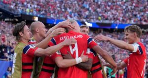 Норвегія з тріумфом повертається на Чемпіонат Світу: дубль Голанда та видовищний старт після 28-річної перерви!