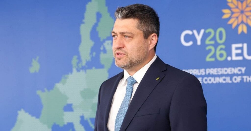 Великий внесок маленького Кіпру. Інтервʼю Сергія Ніжинського, посла України на Кіпрі, про роль острівної держави у підтримці України, боротьбу з російським впливом і нову українську дипломатію в Середземномор’ї