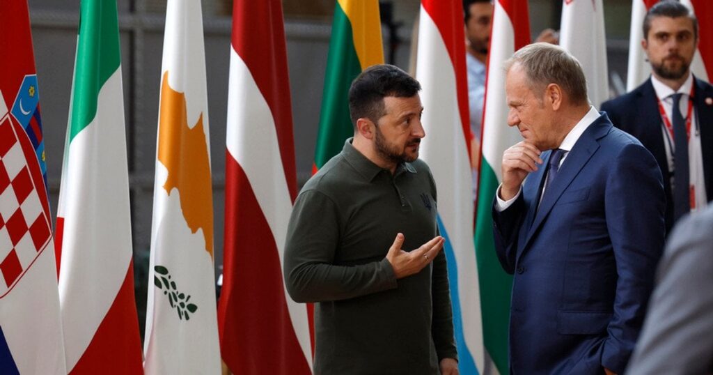 Скандал через УПА між Україною і Польщею - Зеленський обрав інший маршрут до Лондона, Туск відреагував — Політика Скандал через УПА між Україною і Польщею - Зеленський обрав інший маршрут до Лондона, Туск відреагував — Політика