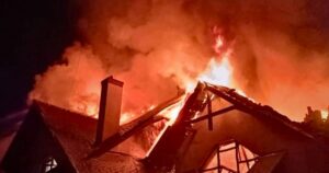На Київщині через атаку РФ спалахнули пожежі в будинках і на складах: є постраждалий (фото)