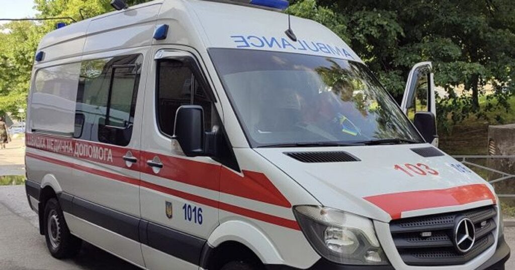 На Буковині обвалився дерев’яний міст з дітьми — у якому вони стані після інциденту На Буковині обвалився дерев’яний міст з дітьми — у якому вони стані після інциденту