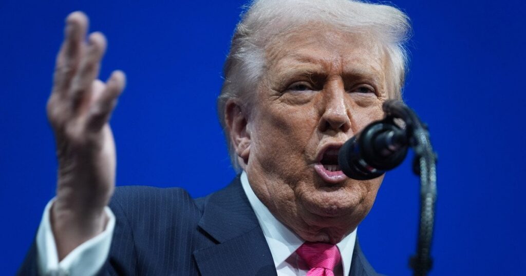 Іран атакував дронами судно в Ормузькій протоці: Трамп заявив про порушення угоди