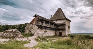 Галицький Замок Відкриває Свої Таємниці: Століття Забуття Минуло, Відкрито Невідомі Підземелля!