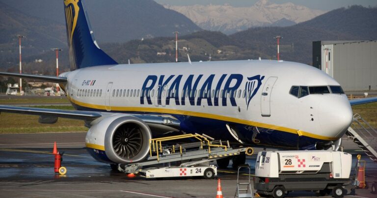 Ryanair: Сімейні польоти стануть доступнішими? Нові правила розсадки пасажирів