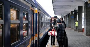 Помилка в імені у квитку на потяг: чи пустять у вагон та як не залишитись на пероні