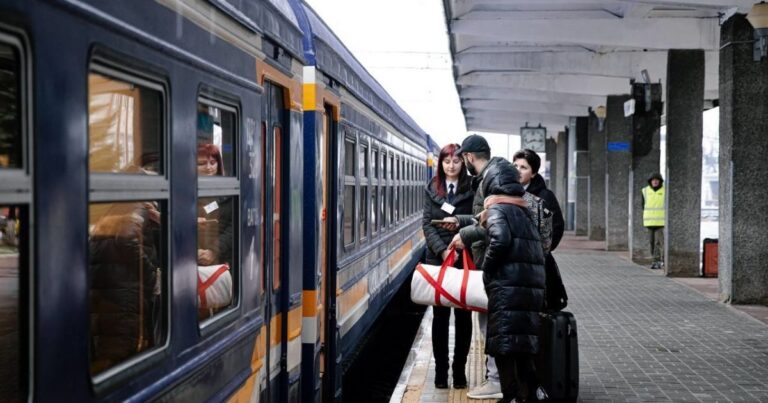 Помилка в імені в квитку на потяг: Чи пустять вас у вагон, чи залишитесь на пероні?
