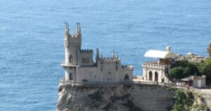Українські дрони "відрізають" Крим: головний маршрут РФ став зоною смерті