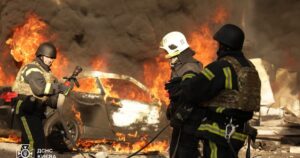Київ під вогнем: жахливі наслідки нічної атаки – загиблі, поранені діти та зруйновані райони