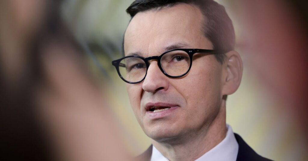 Скандал з УПА — Моравецький проти зупинення допомоги Україні, але натякає на зміни — Політика Скандал з УПА — Моравецький проти зупинення допомоги Україні, але натякає на зміни — Політика