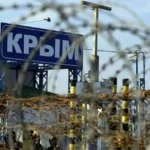 ЛОГІСТИКА РФ ДО КРИМУ «ТРІЩИТЬ ПО ШВАХ»: УКРАЇНСЬКІ УДАРИ ПЕРЕТВОРЮЮТЬ НАЙВАЖЛИВІШІ ШЛЯХИ ПОСТАЧАННЯ НА “ПАРИЖСЬКУ КОМУНУ”!