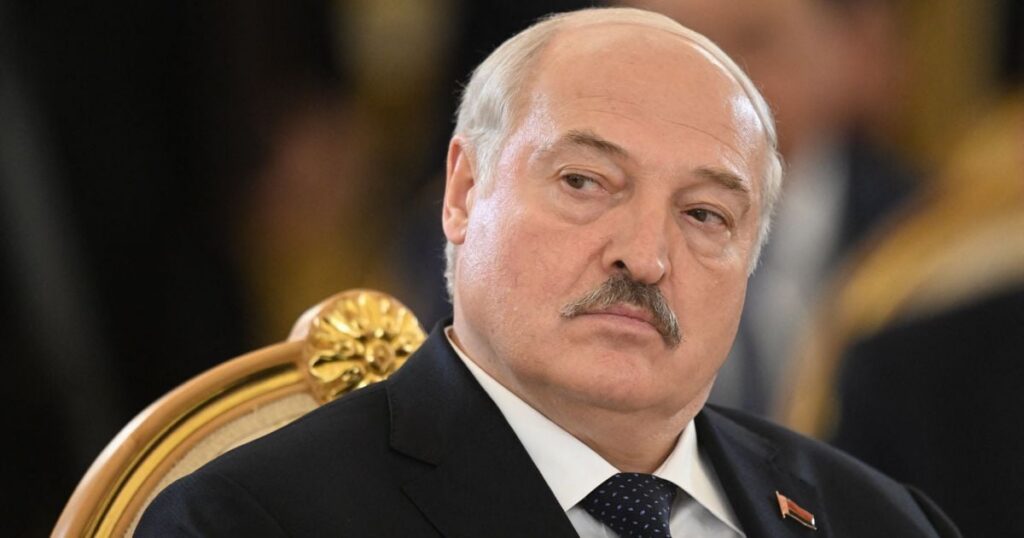Як закінчити війну в Україні: Лукашенко назвав формат мирних переговорів — Світ