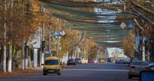 Зранку російський дрон вдарив просто по маршрутці з людьми: є загиблий та поранені (фото)