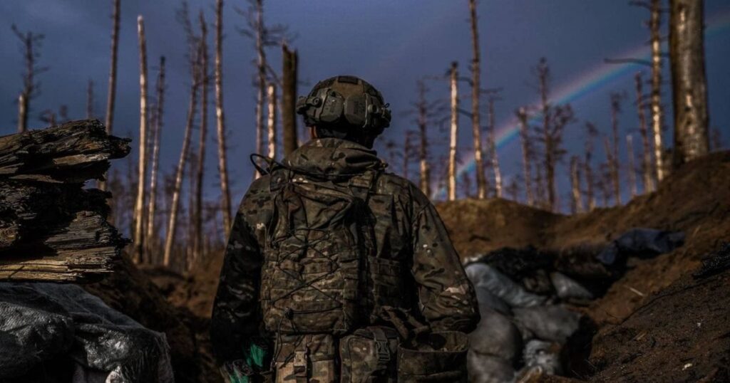 Деякі окопи війни можуть залишитися назавжди: вчений пояснив, чому природа не здатна їх поглинути — Укрaїнa Деякі окопи війни можуть залишитися назавжди: вчений пояснив, чому природа не здатна їх поглинути — Укрaїнa