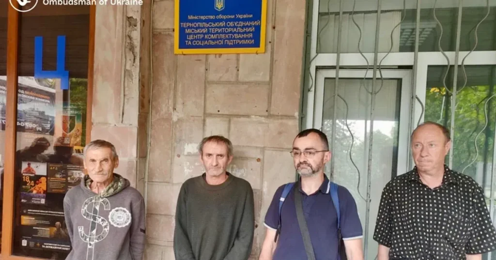 Омбудсмен Дмитро Лубінець заявив про утримання людей з інвалідністю та психічними розладами у Тернопільському ТЦК – відео — Укрaїнa Омбудсмен Дмитро Лубінець заявив про утримання людей з інвалідністю та психічними розладами у Тернопільському ТЦК – відео — Укрaїнa