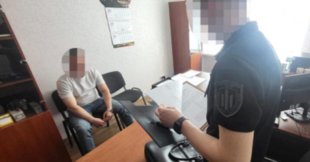 Поліцейський закував чоловіка у кайданки і відгамселив після зустрічі з ТЦК: що з копом зараз Поліцейський закував чоловіка у кайданки і відгамселив після зустрічі з ТЦК: що з копом зараз