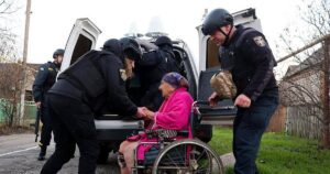 Війна в Україні: на Харківщині оголосили обов’язкову евакуацію ще з семи населених пунктів — Укрaїнa
