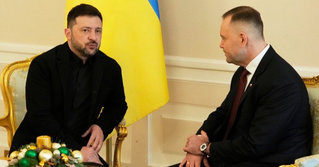 Стріляють собі в ногу: ворожнеча через УПА може зруйнувати союз України та Польщі — NYT Стріляють собі в ногу: ворожнеча через УПА може зруйнувати союз України та Польщі — NYT