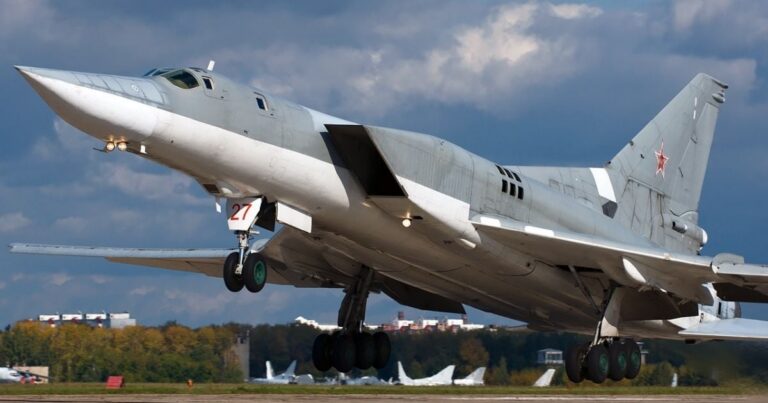 ПАДІННЯ ТУ-22М3: ТАЄМНИЦЯ ЗАСТАРІЛИХ ДВИГУНІВ І РОСІЙСЬКИХ ПОМИЛОК