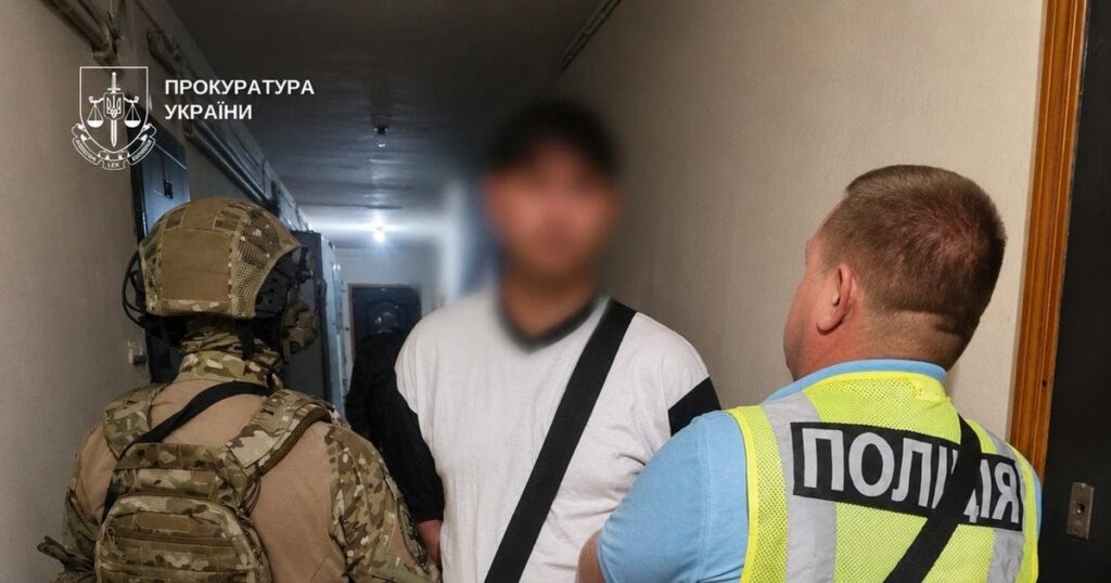 Ремонтник у Києві – місяць працював у пенсіонерки, а потім напав з ножем і гранатою — Київ Ремонтник у Києві – місяць працював у пенсіонерки, а потім напав з ножем і гранатою — Київ