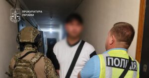 Київська пенсіонерка стала жертвою кривавого нападу: майстер з оголошення з гранатою та ножем увірвався в її життя!