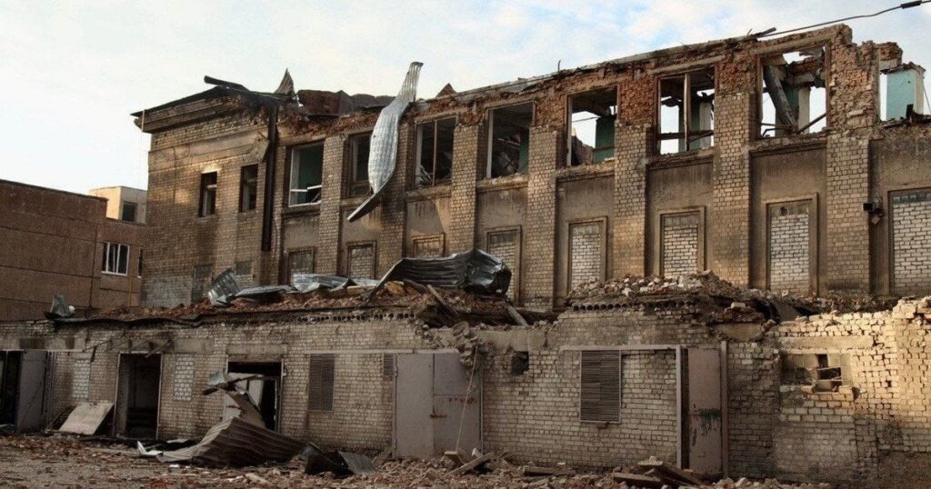 Атака на Дніпро сьогодні – фото руйнувань Будинку органної музики — Укрaїнa