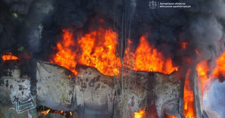 Запоріжжя під вогнем: Росія атакує керованими авіабомбами, є руйнування та постраждалі, включно з дитиною