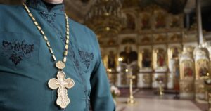 Відстрочка від мобілізації для духовенства: скільки священників в Україні мають бронювання — Укрaїнa