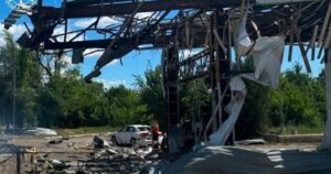 Подвійний удар по цивільних: РФ атакувала АЗС на Харківщині, є постраждалі