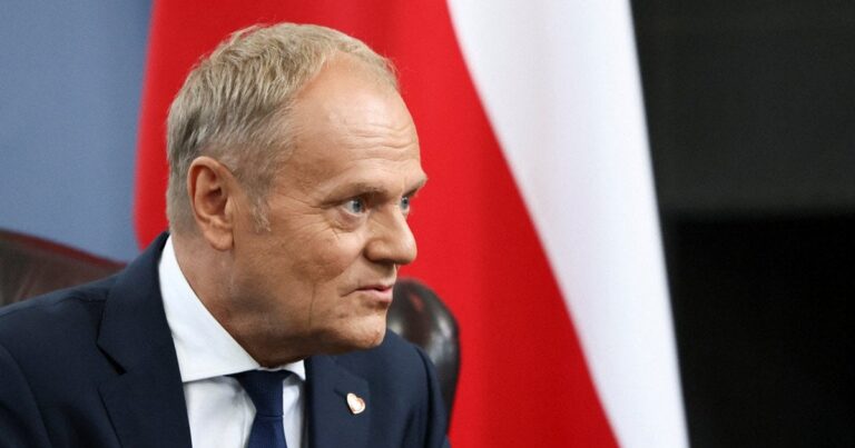 Конференція без Президента: Чому Дональд Туск “Зрадів” Відсутності Зеленського та Які “Гіркі Слова” Чекають на Україну