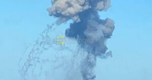 Вибух у Бєлгороді — над містом чорний дим, ймовірно впала російська авіабомба — Світ