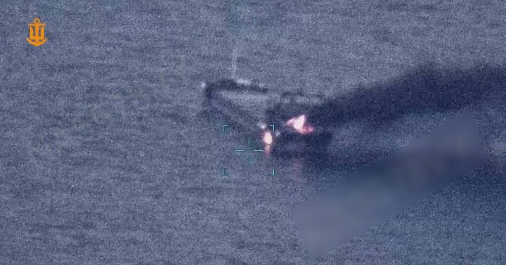 Росія атакувала цивільні судна в Чорному морі – є загиблий, ВМС провели рятувальну операцію – фото — Укрaїнa Росія атакувала цивільні судна в Чорному морі – є загиблий, ВМС провели рятувальну операцію – фото — Укрaїнa