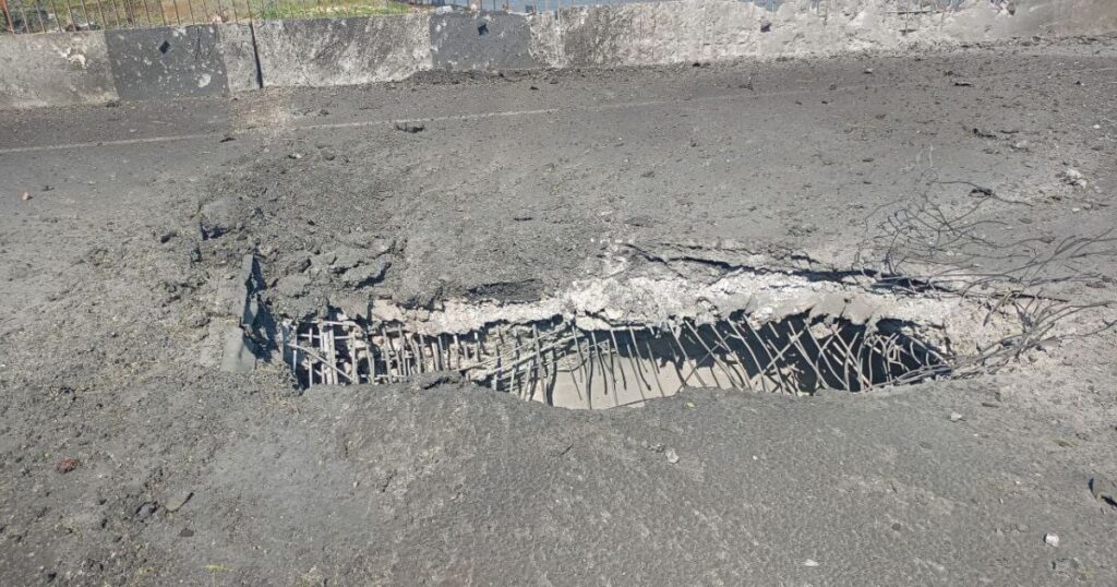 Чонгарський міст повністю зруйновано, а в Путіна намагаються це приховати