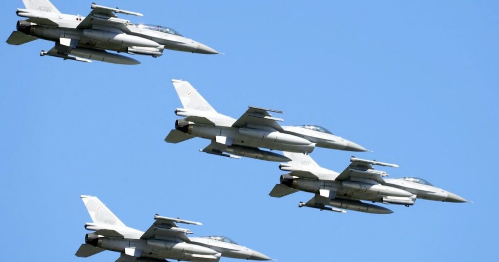 Дрони Росії все частіше прориваються до країни НАТО: F-16 довелося відкривати вогонь Дрони Росії все частіше прориваються до країни НАТО: F-16 довелося відкривати вогонь