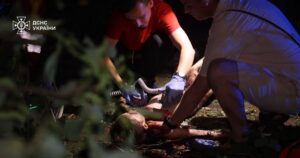 Росія вдарила по центру Сум: Зеленський повідомив про загиблих, десятки поранених і людей під завалами (фото)
