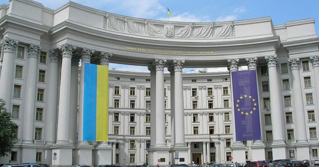 Стало відомо, хто очолить МЗС: в українській дипломатії готуються масштабні кадрові зміни Стало відомо, хто очолить МЗС: в українській дипломатії готуються масштабні кадрові зміни