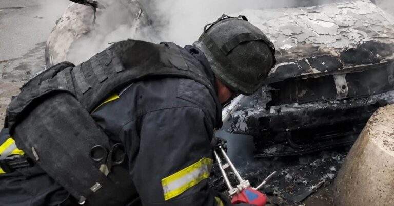 Нічні атаки Росії: авіаудар по Херсону, удар по АЗС у…