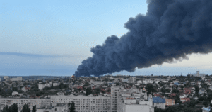 Гуркіт і вогонь: розвідка та Сили оборони рознесли НПЗ у Волгограді