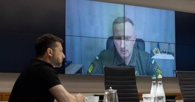 Зустрічі Зеленського з комбригами: чи обговорювалося звільнення Сирського?