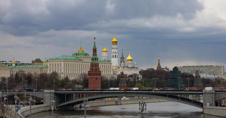Російські мільярдери виводять активи з-під контролю Путіна: мільярди тікають за кордон на тлі війни та економічних потрясінь