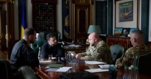 Зустрічі Зеленського з військовими: Стратегія, дрони та чутки про кадрові зміни