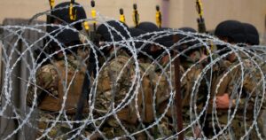Секретні документи Міноборони Британії – папку з даними про військову базу знайшли в смітті — Світ