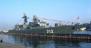 Російський Військовий Корабель Поблизу Берегів Британії: Навчання та Напруженість у Міжнародних Водах
