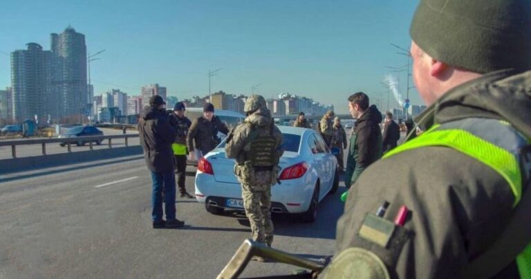 Вибухівка у бургері McDonald’s: як диверсантка намагалася підірвати військових на блокпосту під Черніговом