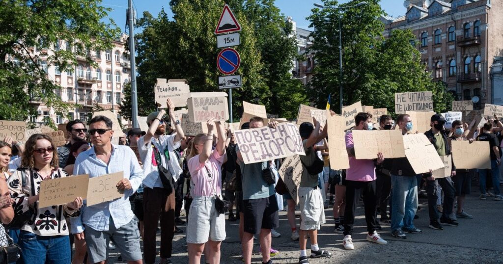 Звільнення Федорова, протести в Україні — Лещенко каже, що в ОП почули сигнал і готують реакцію — Укрaїнa Звільнення Федорова, протести в Україні — Лещенко каже, що в ОП почули сигнал і готують реакцію — Укрaїнa