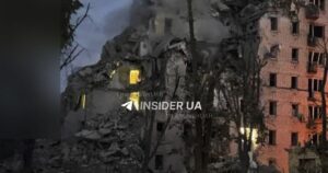 У Києві ракета влучила у багатоповерхівку: у Дарницькому районі зруйновано шість поверхів — Кличко