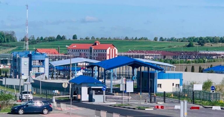 Оптимальний час для перетину кордону: поради прикордонників для уникнення черг