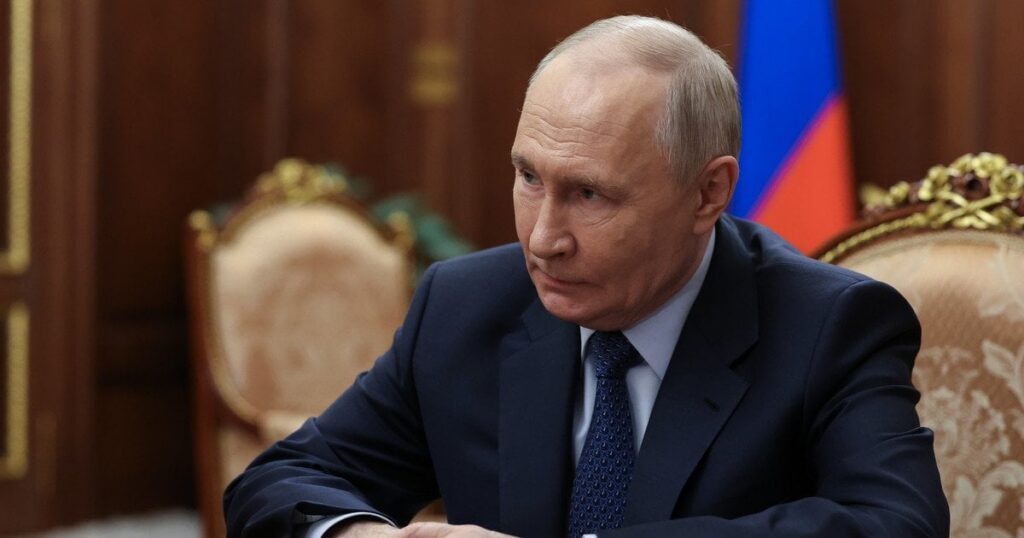 В РФ занервували через рішення Трампа щодо України: Путін опинився у складній ситуації, Кремль змінює тон - деталі В РФ занервували через рішення Трампа щодо України: Путін опинився у складній ситуації, Кремль змінює тон - деталі